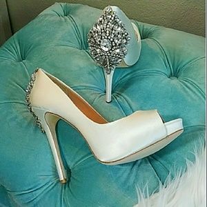 Badgley Mischka ' Kiara ' Heels 7.5 New in Box